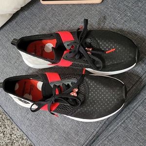 New balance Disney size 8